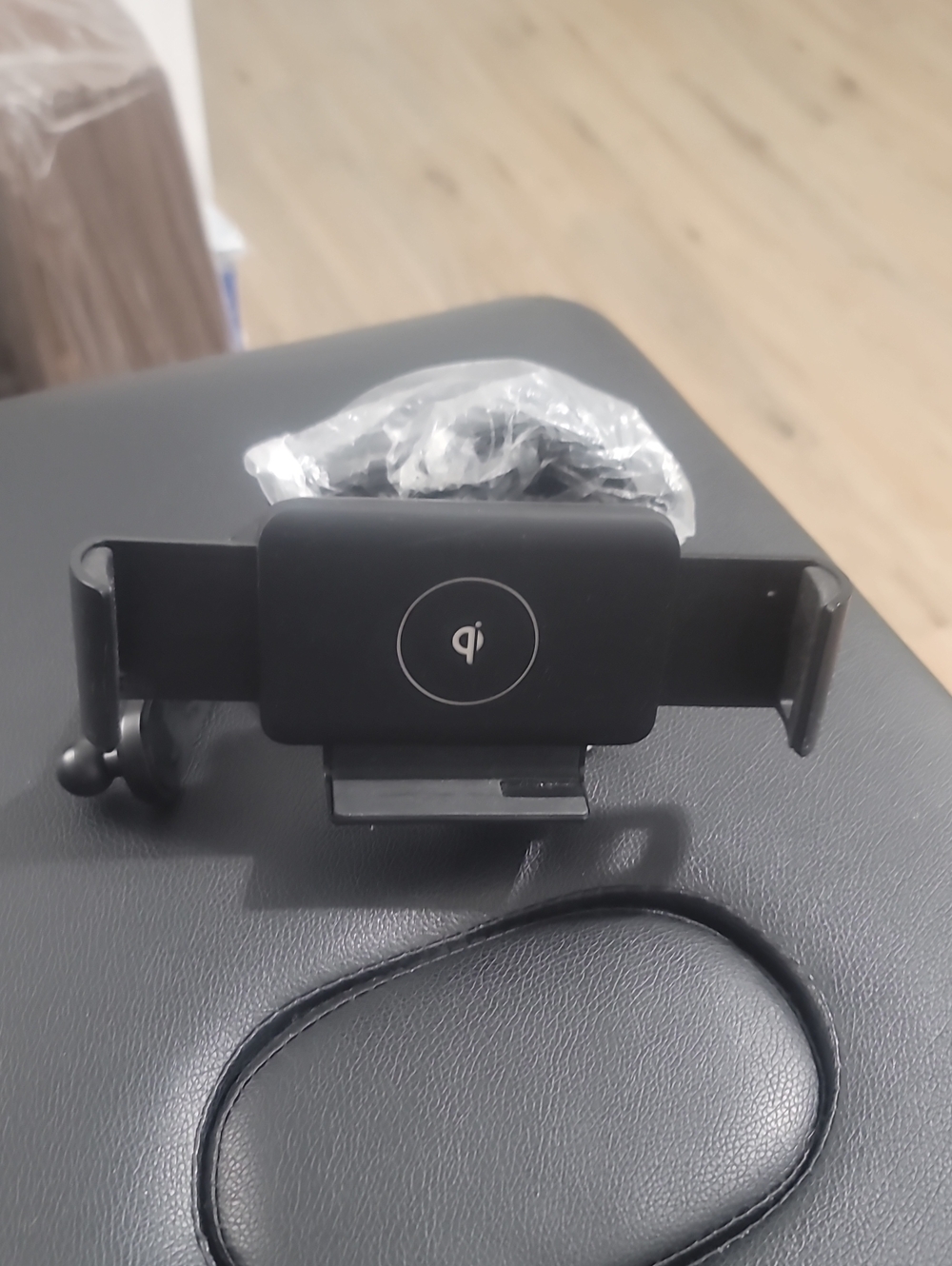 Universal Qi Wireless Car Phone Mount - Black